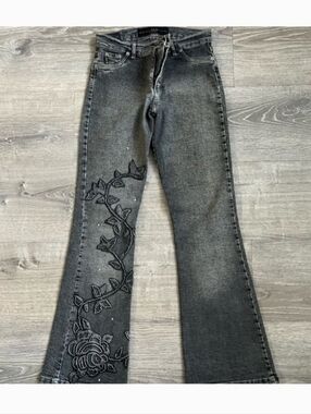 Women's Black Gray Wide-Leg Jeans with Embroidered Floral Detail